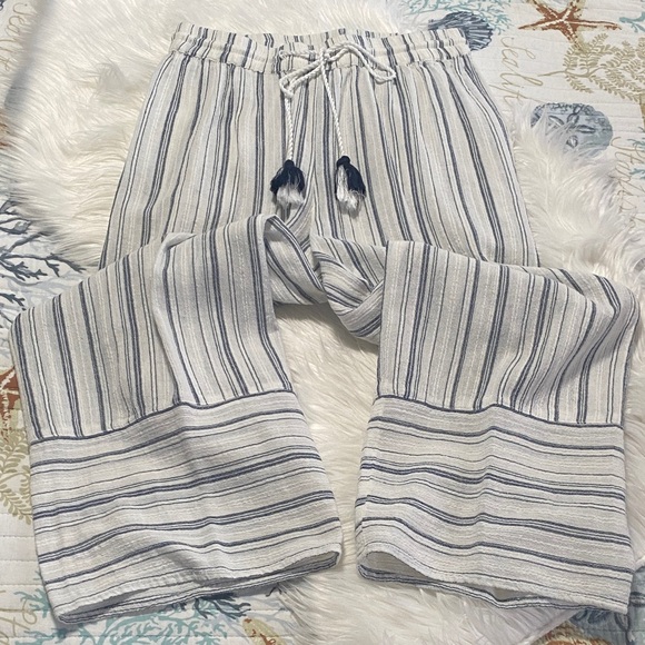 Sundance Blue and White Striped cotton Capri pants - Picture 1 of 7
